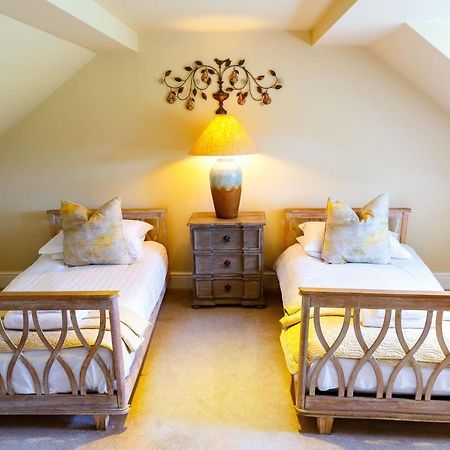 Plough Inn Lupton Екстер'єр фото