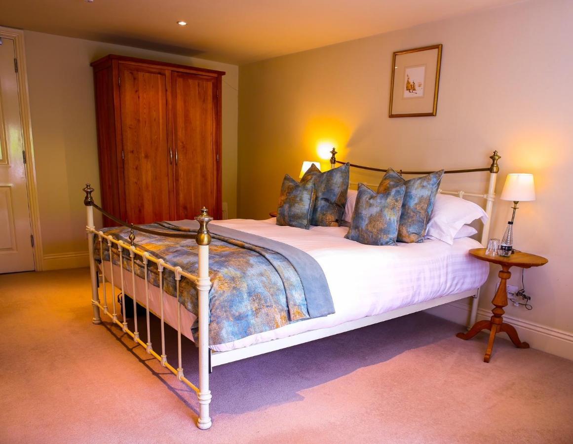 Plough Inn Lupton Екстер'єр фото