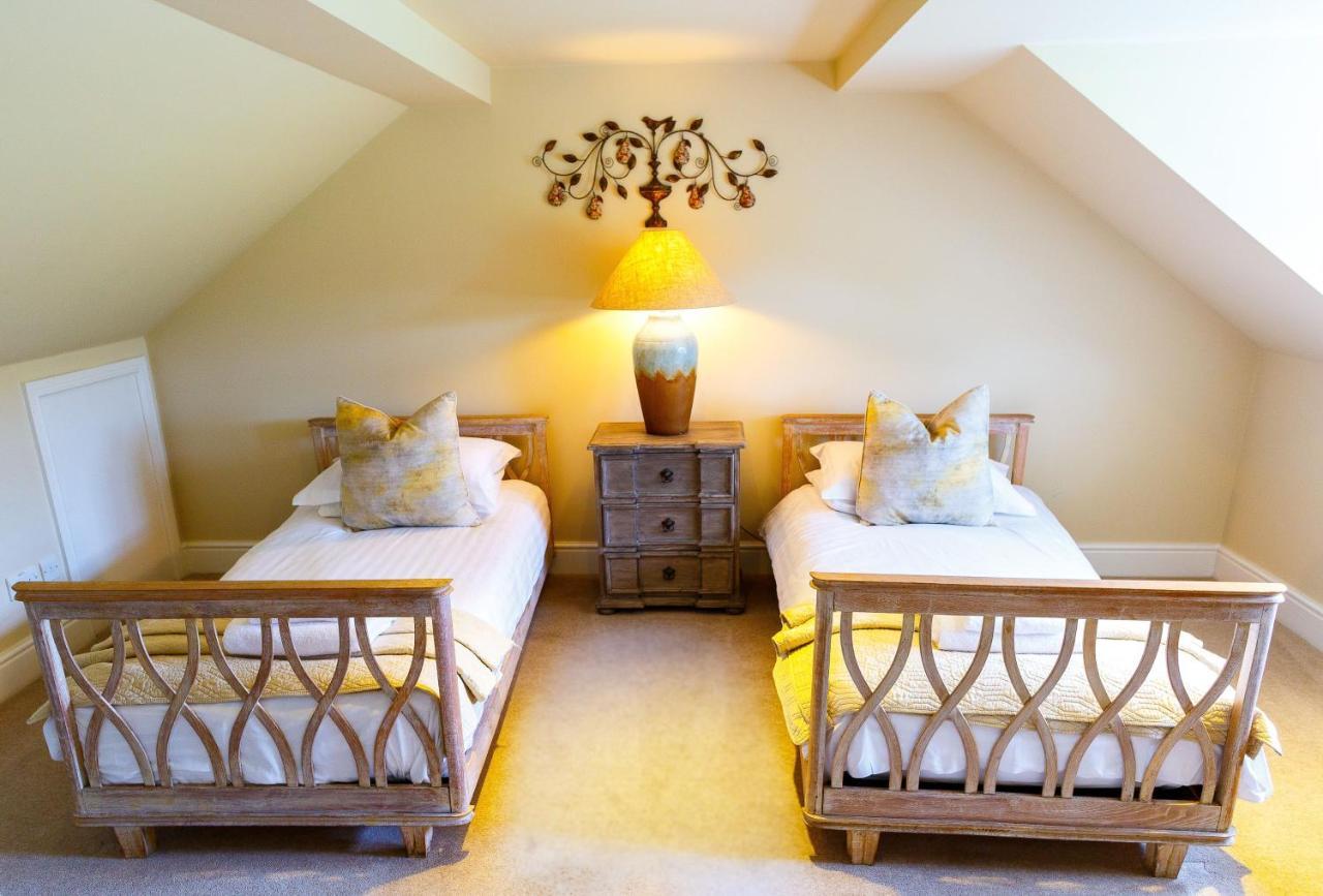 Plough Inn Lupton Екстер'єр фото