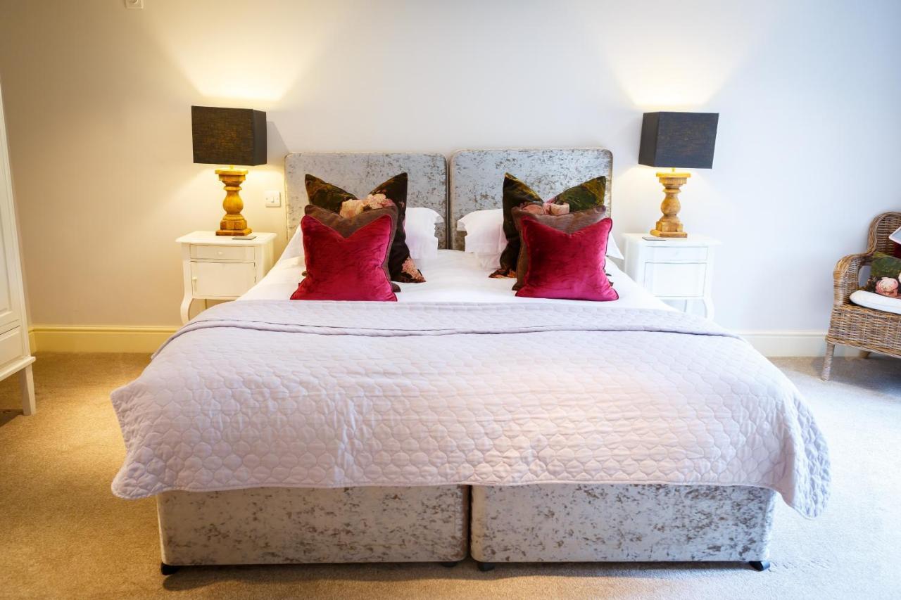 Plough Inn Lupton Екстер'єр фото