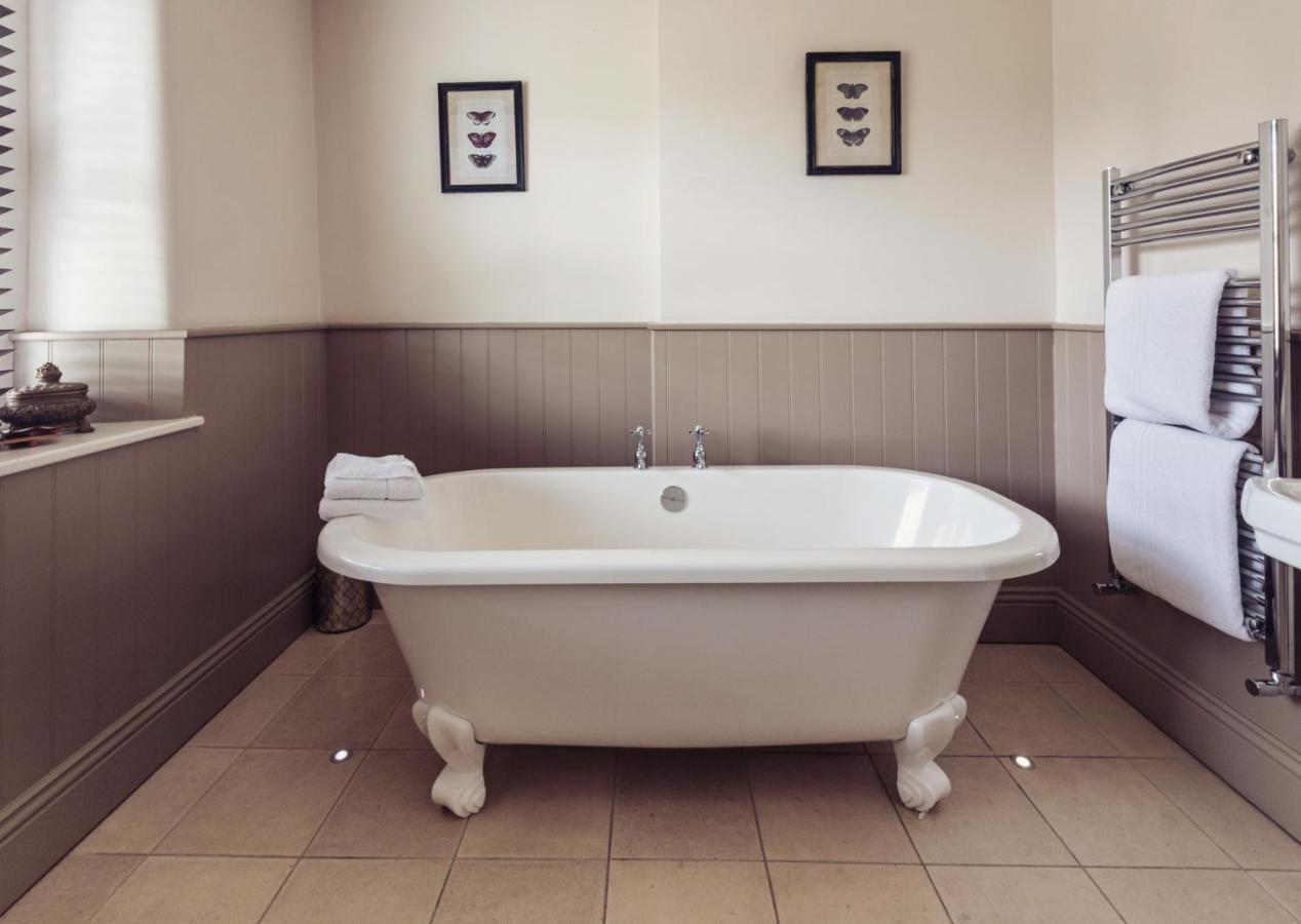 Plough Inn Lupton Екстер'єр фото
